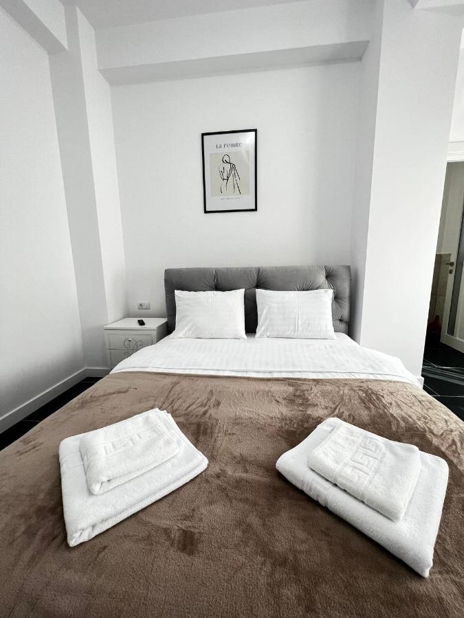 Marvellous Aparthotel With Master Apartments Suceava Bagian luar foto