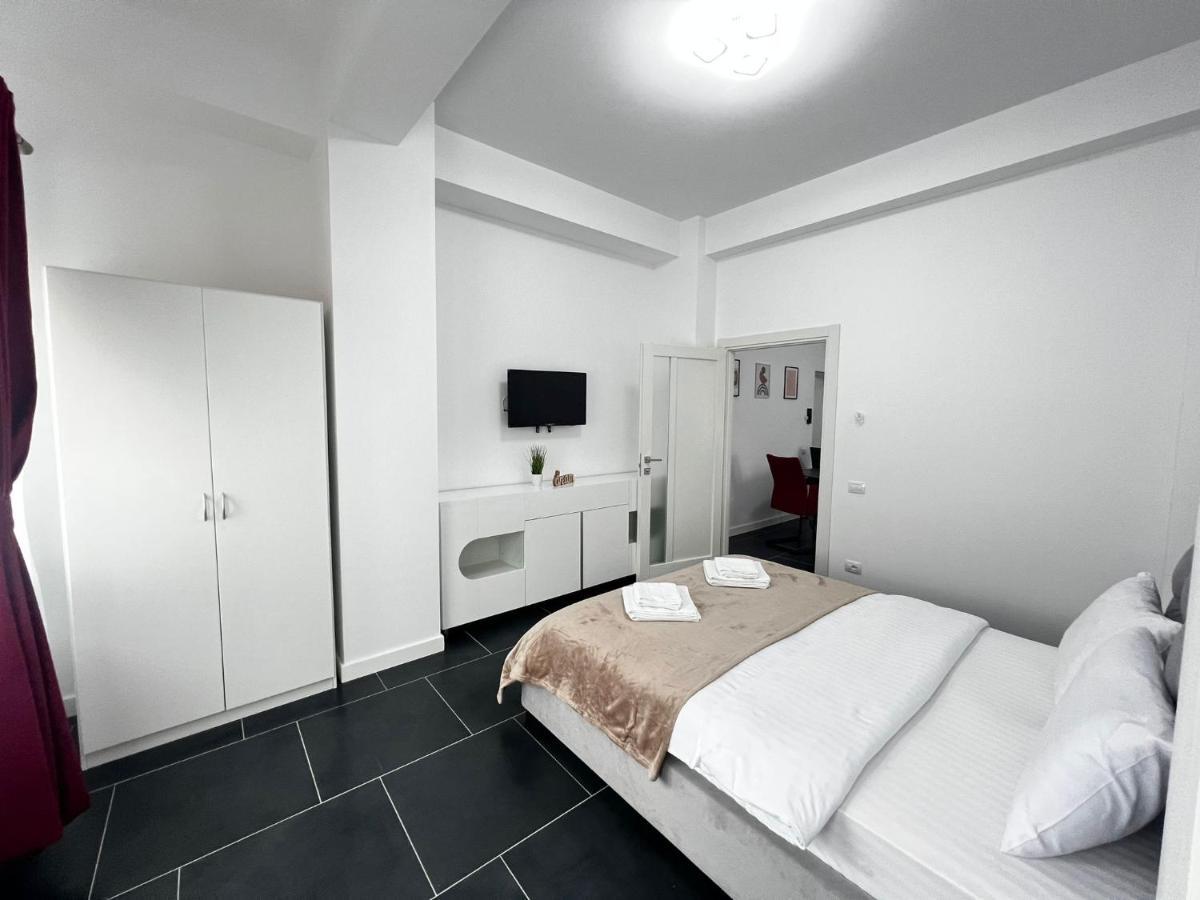 Marvellous Aparthotel With Master Apartments Suceava Bagian luar foto