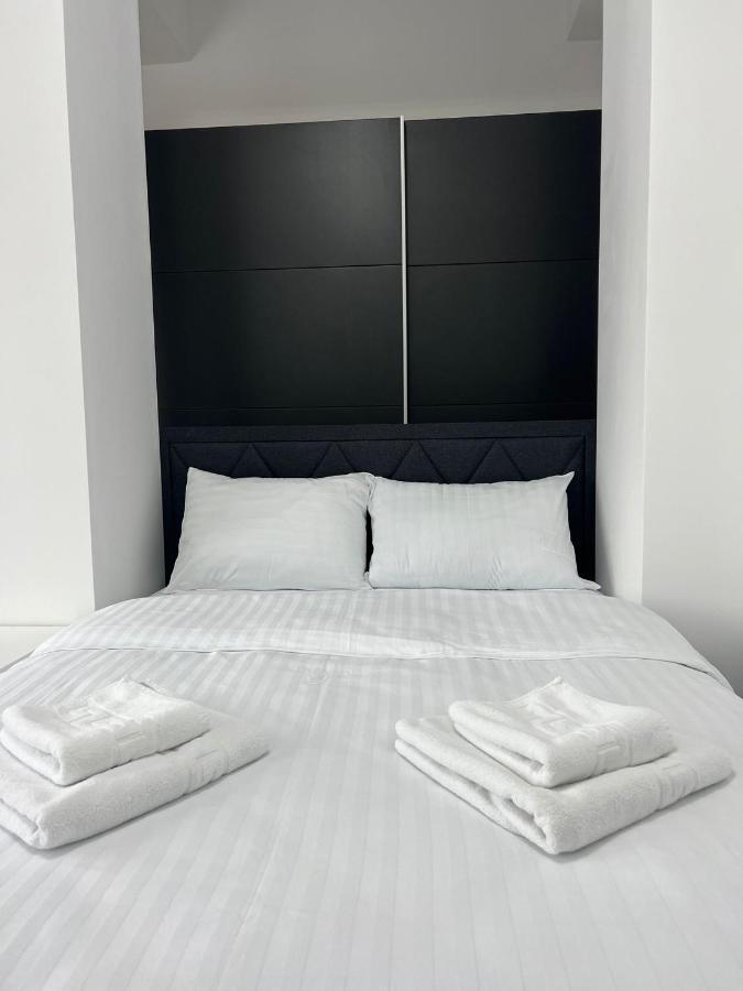 Marvellous Aparthotel With Master Apartments Suceava Bagian luar foto