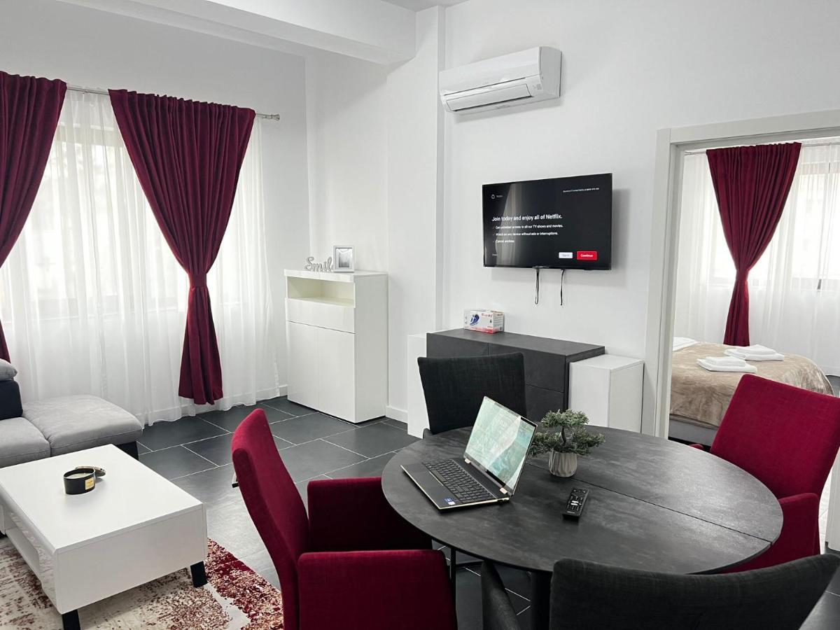 Marvellous Aparthotel With Master Apartments Suceava Bagian luar foto