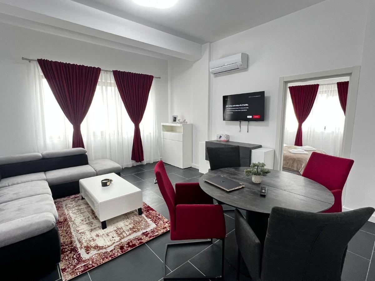 Marvellous Aparthotel With Master Apartments Suceava Bagian luar foto