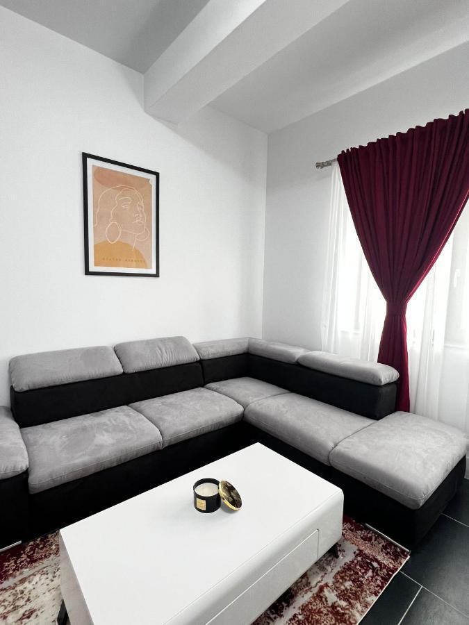 Marvellous Aparthotel With Master Apartments Suceava Bagian luar foto