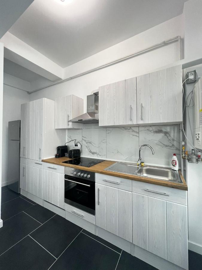 Marvellous Aparthotel With Master Apartments Suceava Bagian luar foto