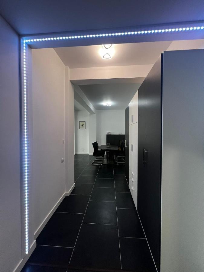 Marvellous Aparthotel With Master Apartments Suceava Bagian luar foto