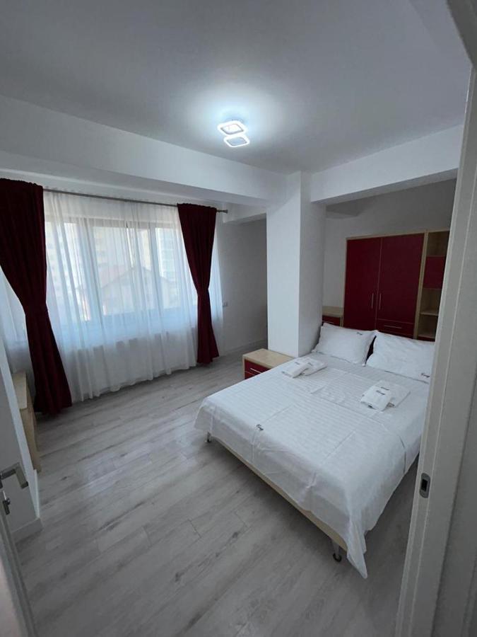 Marvellous Aparthotel With Master Apartments Suceava Bagian luar foto