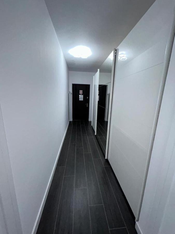 Marvellous Aparthotel With Master Apartments Suceava Bagian luar foto